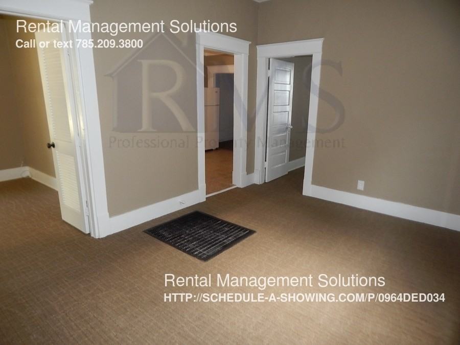 1110 SW 11th St - Photo 3 of 7