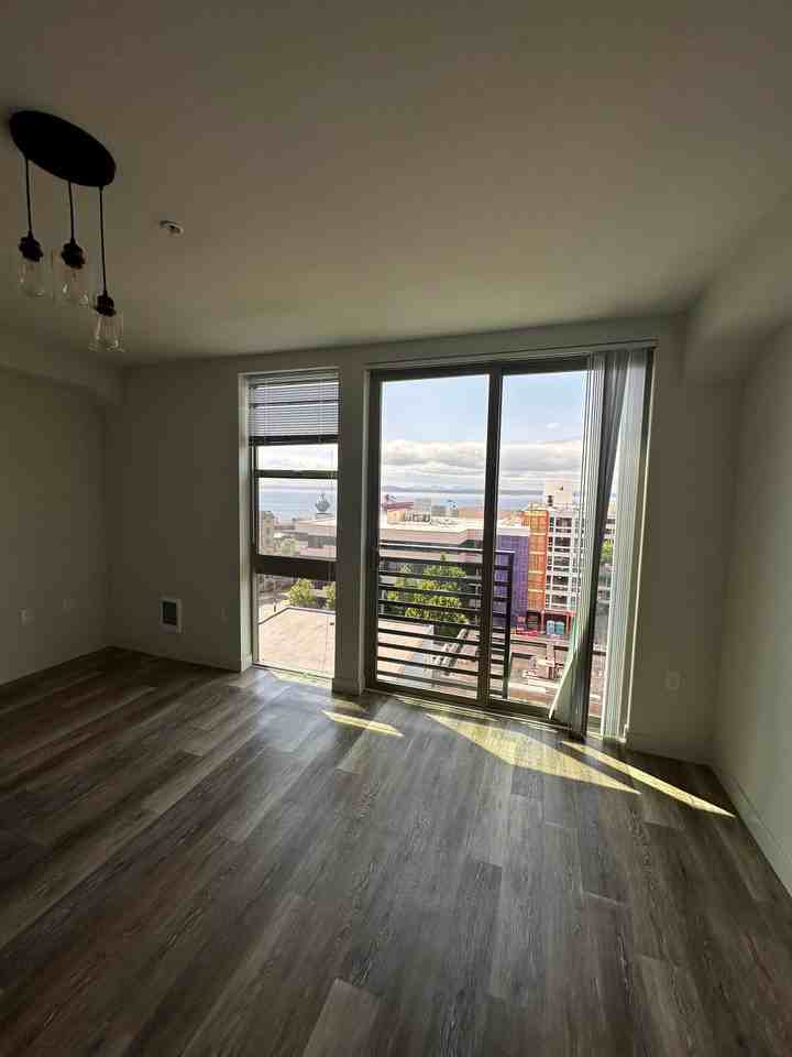 Bode Uptown - Photo 3 of 25