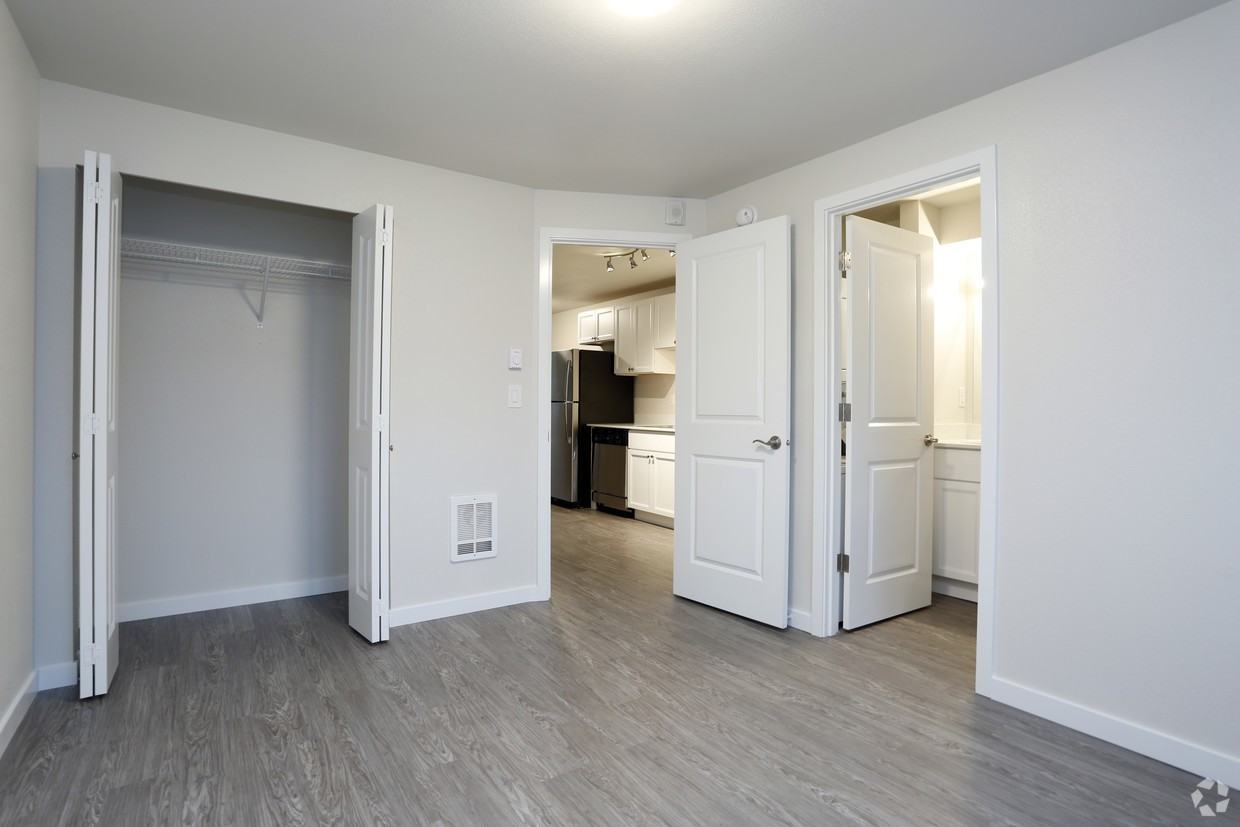 Azure Apartments - Photo 5 of 12