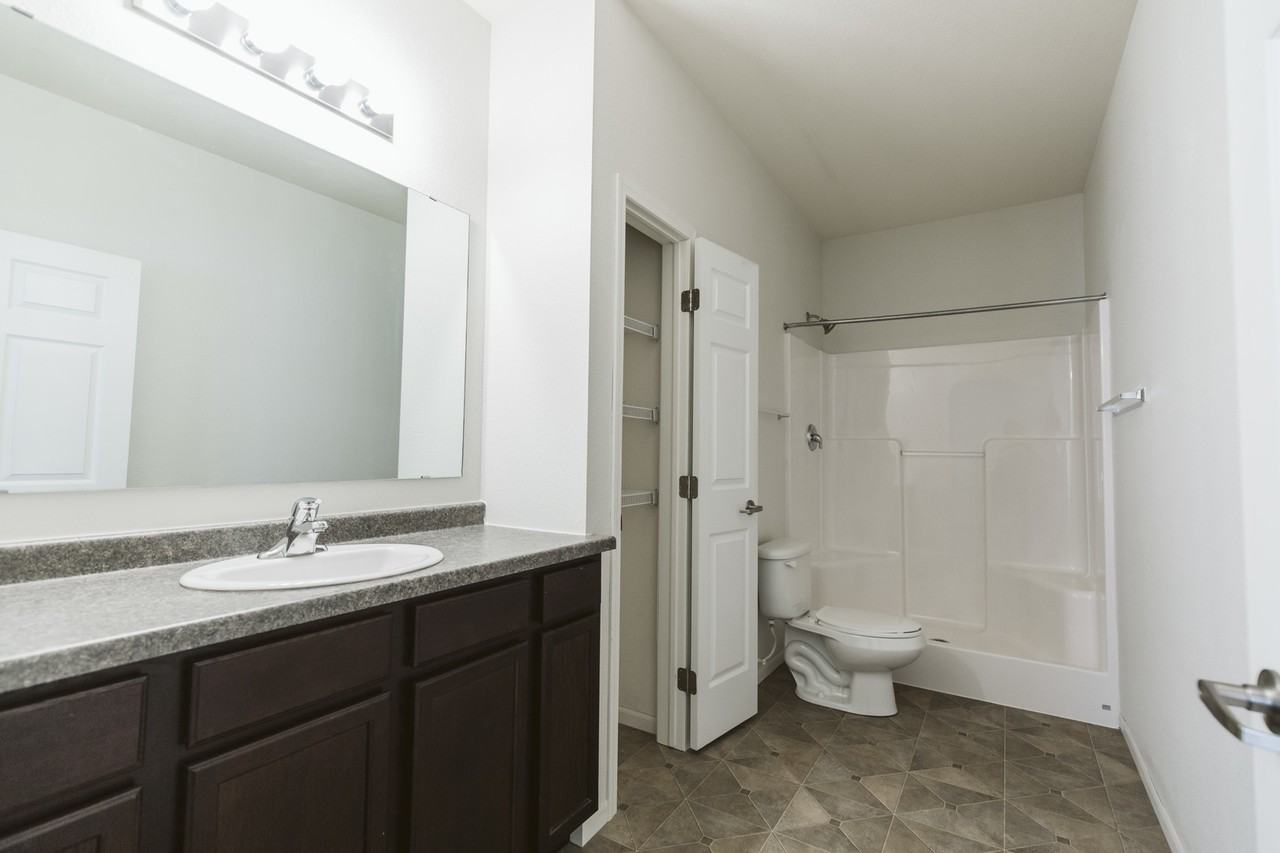 Live at Silver Lake Apartments - Photo 7 of 12