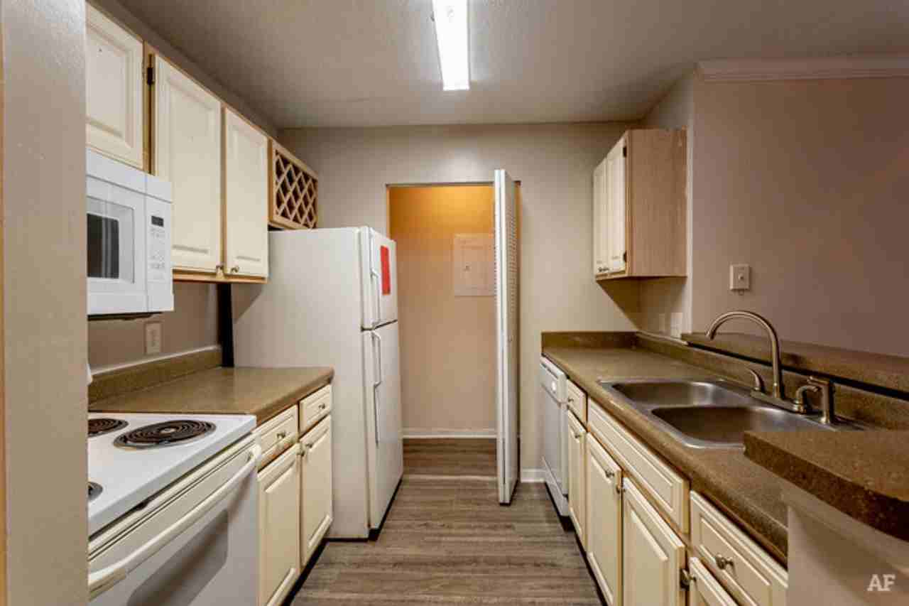 Anthos at Belmont - Photo 5 of 50