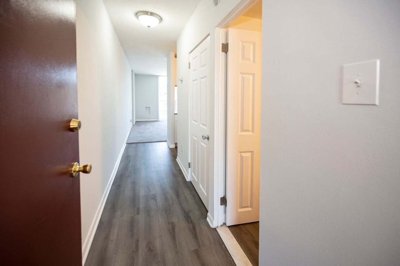 Creswood Apartments - Photo 5 of 38