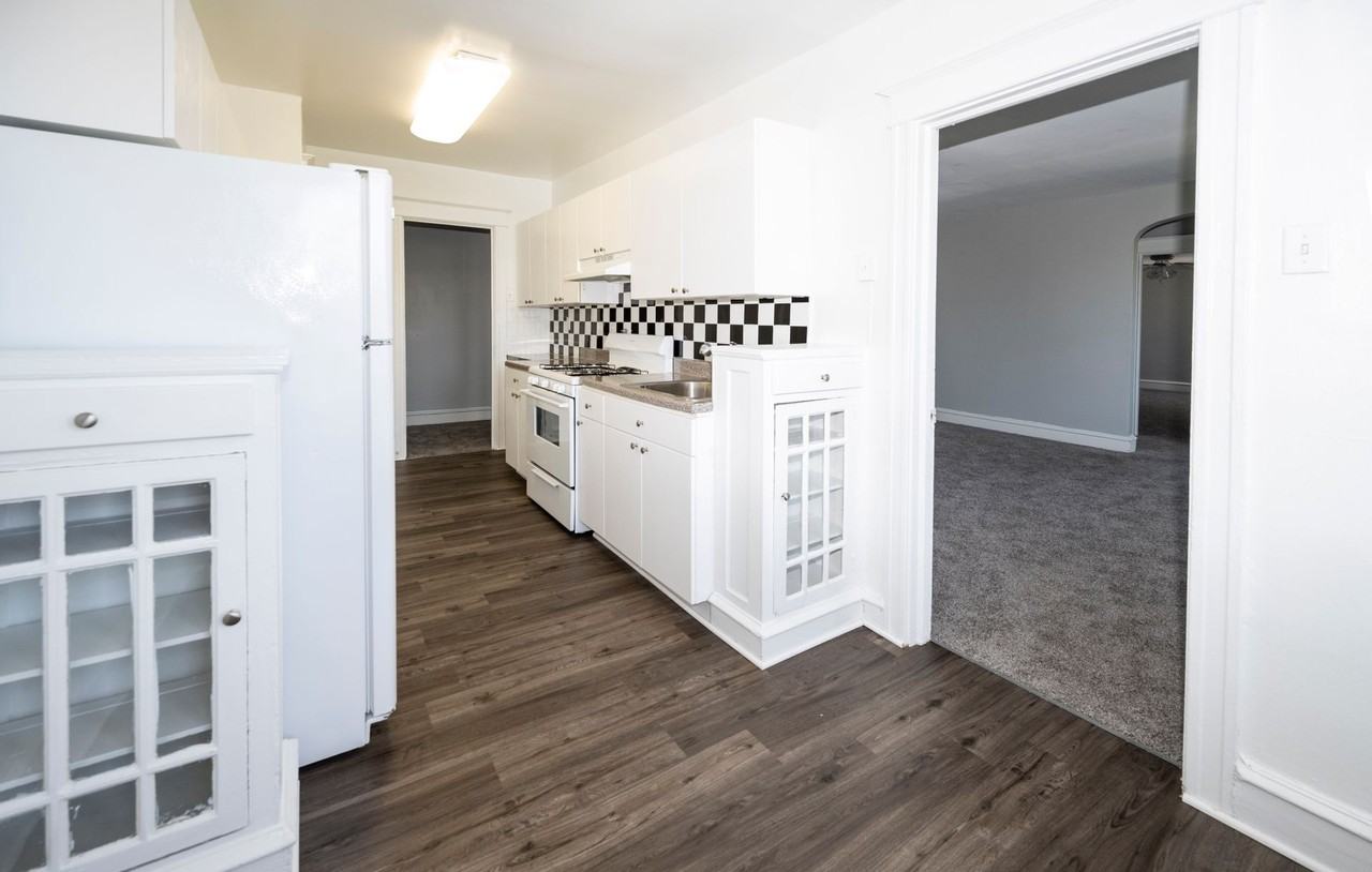 Upsal Gardens Apartments - Photo 7 of 50