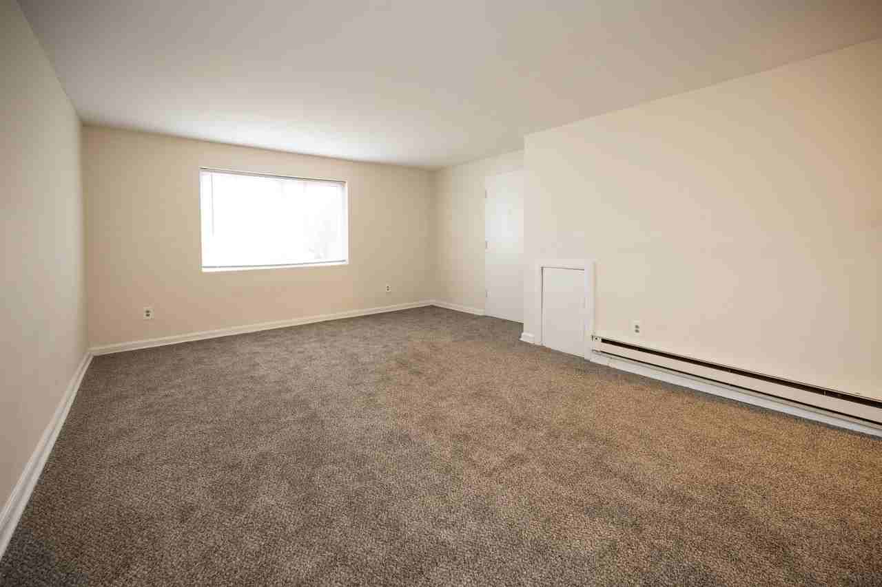 Boulevard Gardens Apartments - Photo 7 of 8