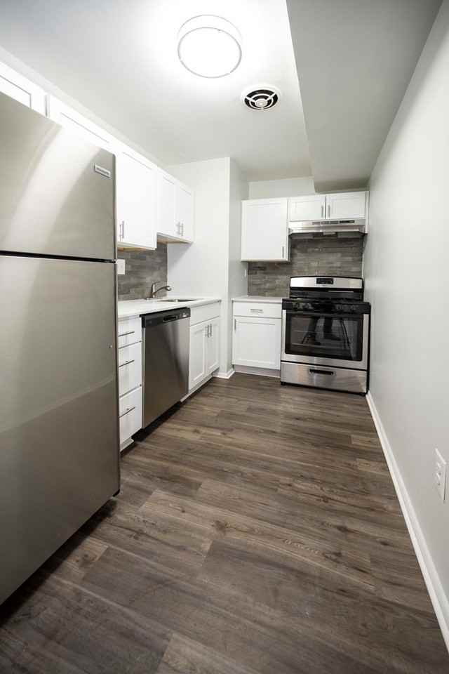 Tomlinson Court Apartments - Photo 3 of 28