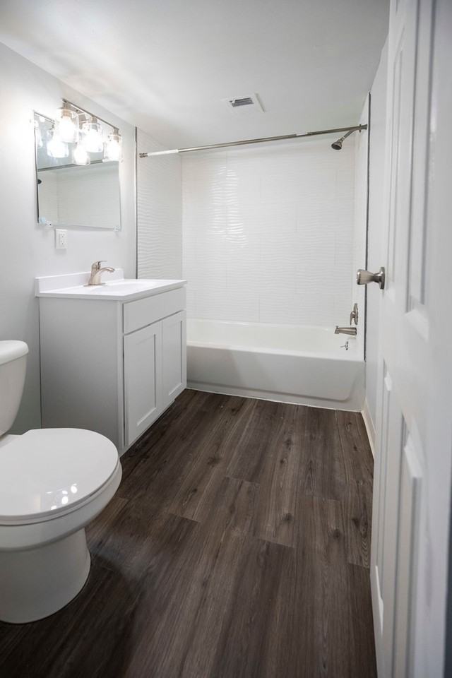 Tomlinson Court Apartments - Photo 7 of 28