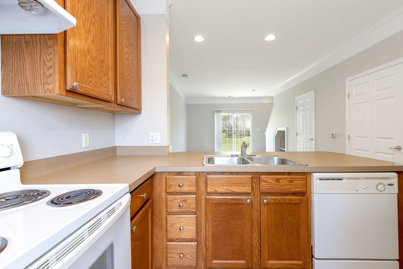 Lakeside Apartments at Green Pastures - Photo 5 of 50
