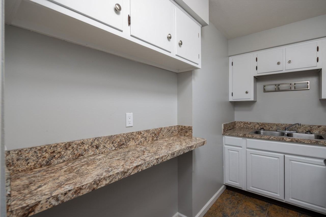 Colonial Village - Photo 2 of 50