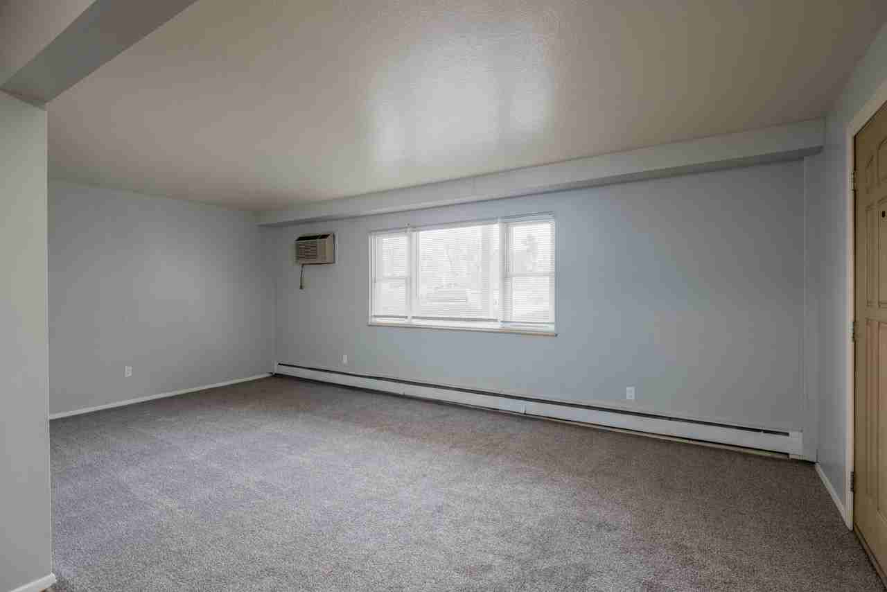 Colonial Village - Photo 5 of 50