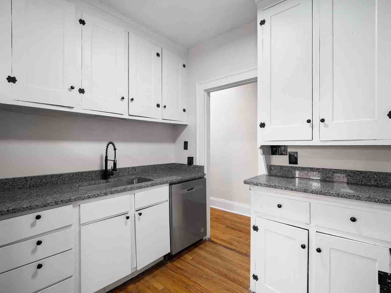 Robinview Apartments - Photo 3 of 46