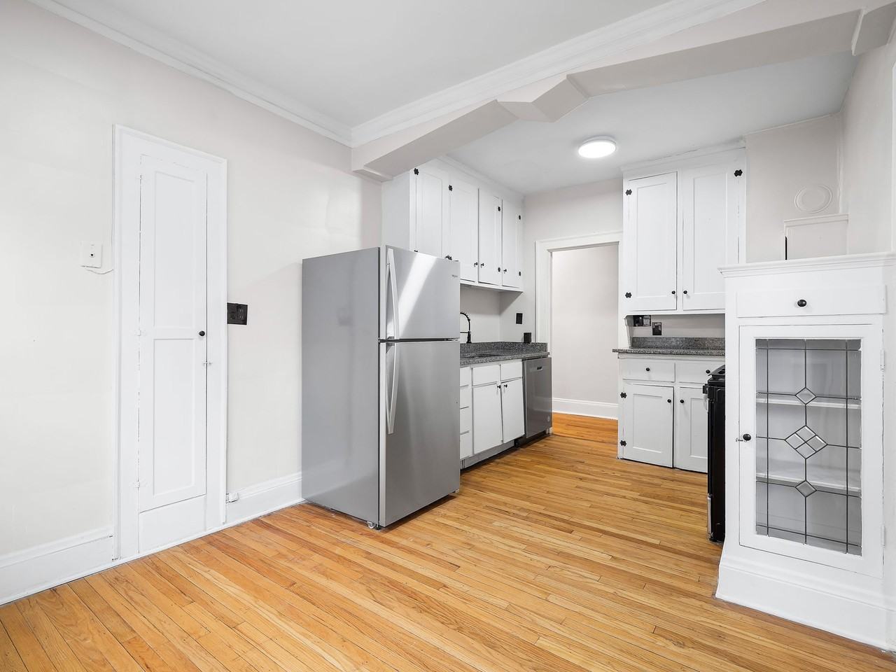 Robinview Apartments - Photo 7 of 46