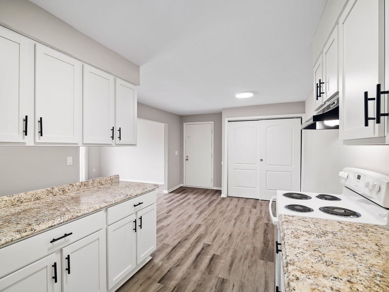 Pinegrove Apartments - Photo 4 of 50