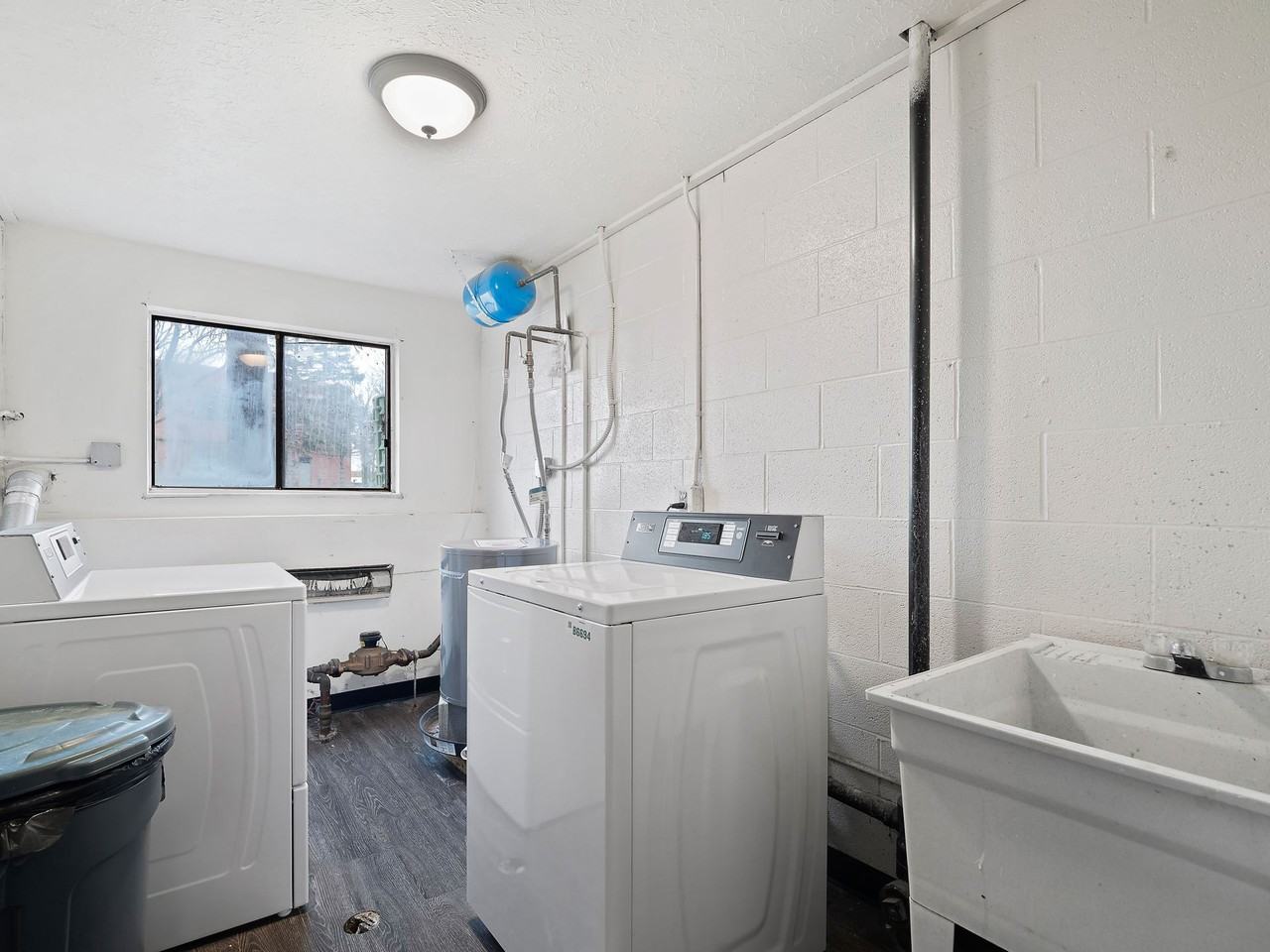 Pinegrove Apartments - Photo 7 of 50