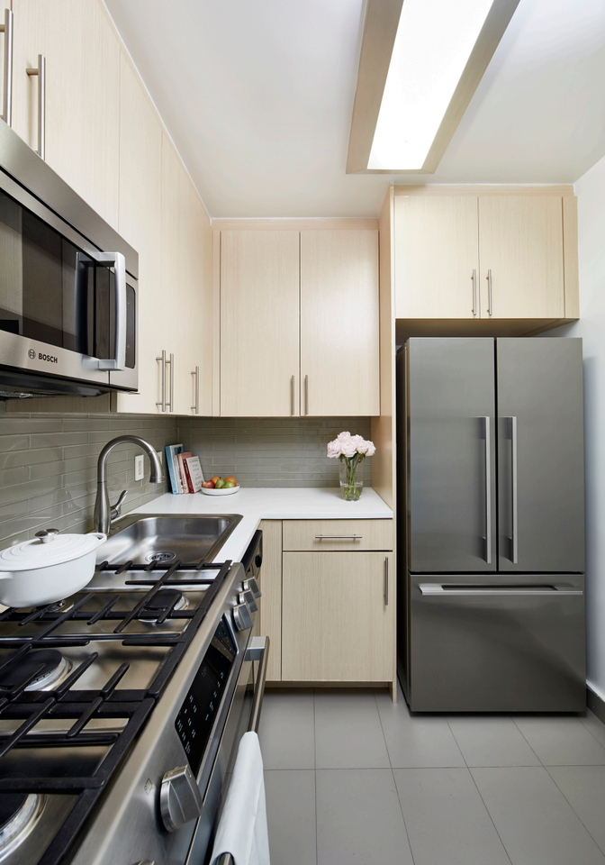 110 Horatio St - Photo 6 of 31