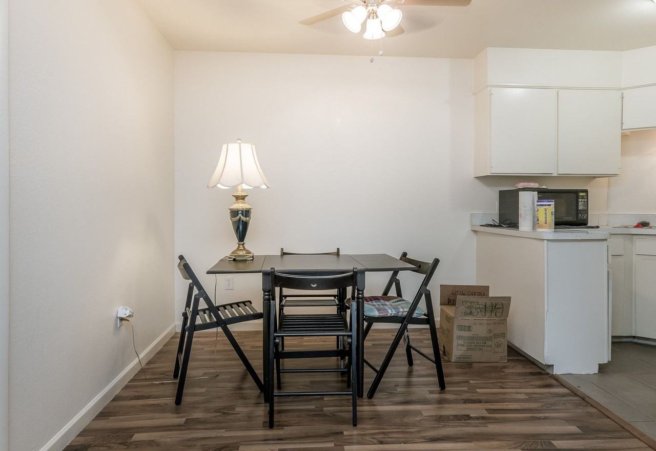 Greenbriar Terrace - Photo 6 of 43