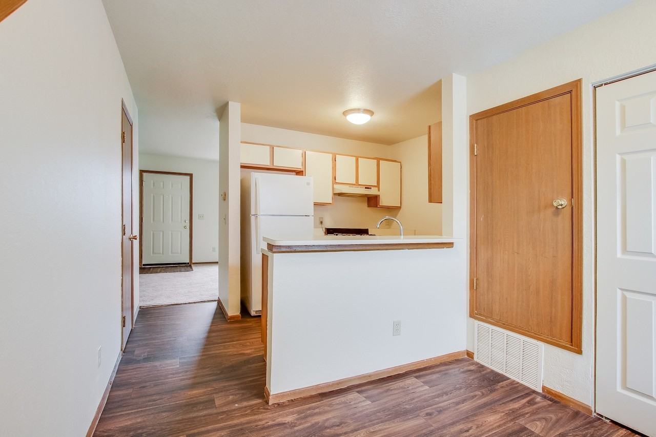 Willow Creek Apartments & Townhomes - Photo 3 of 48