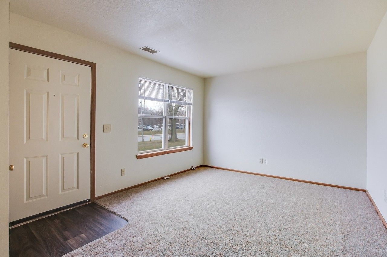 Willow Creek Apartments & Townhomes - Photo 4 of 48