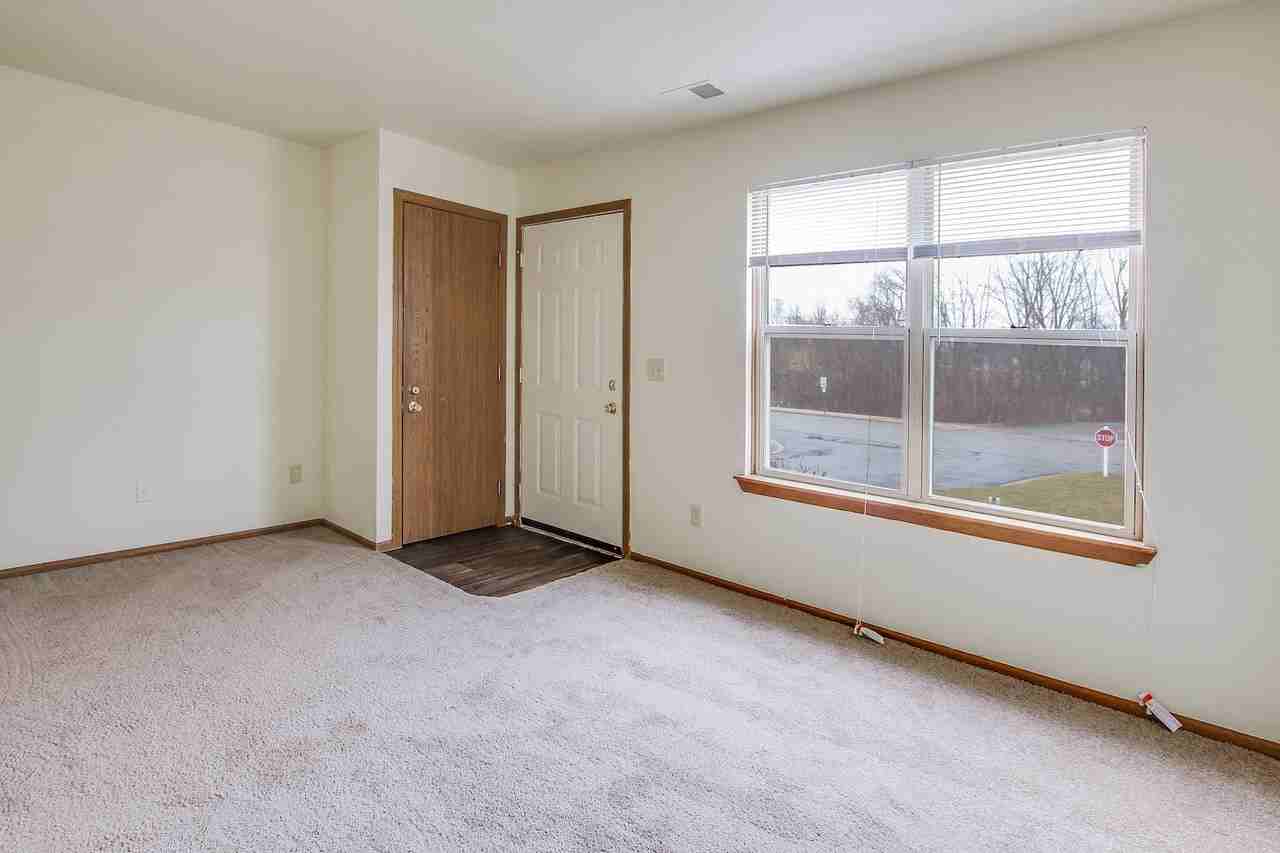 Willow Creek Apartments & Townhomes - Photo 5 of 48