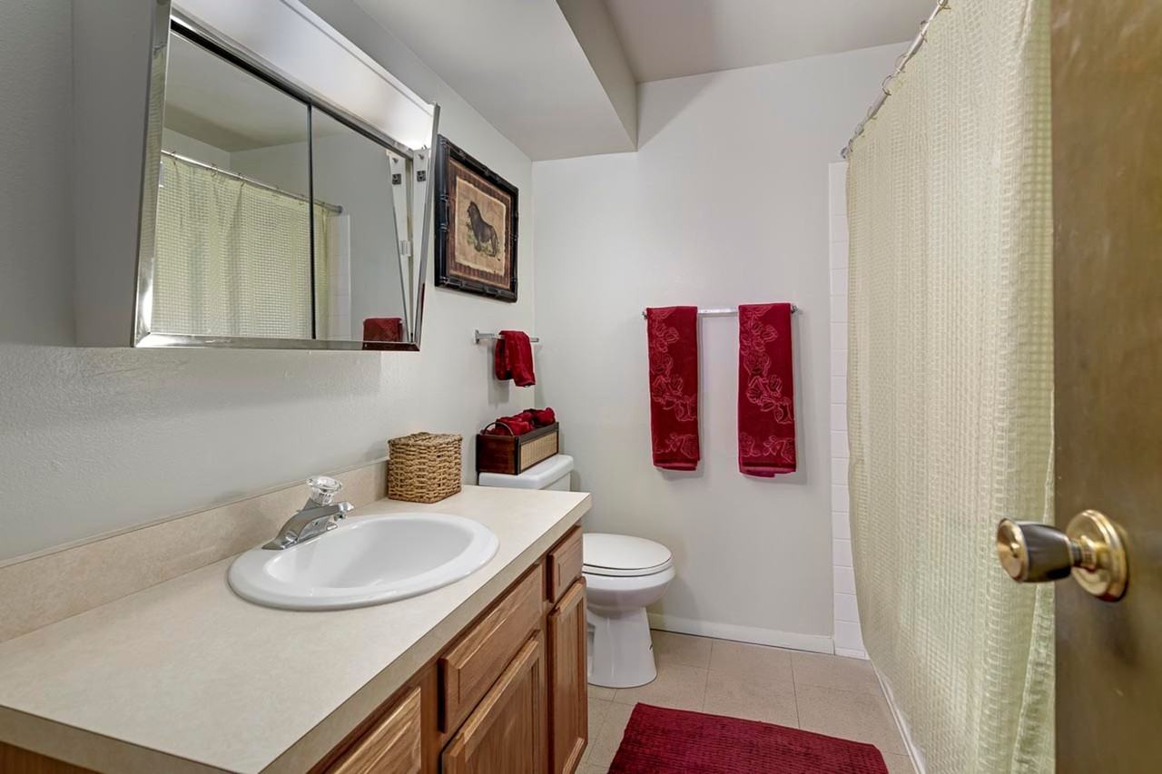 Eden Prairie Apartments 303 Lw Besinger Dr, Carpentersville, IL 60110