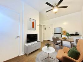 featured image of 615 S Glendale Ave