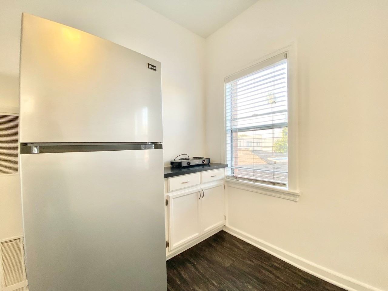 Gem Glendale - Photo 7 of 13