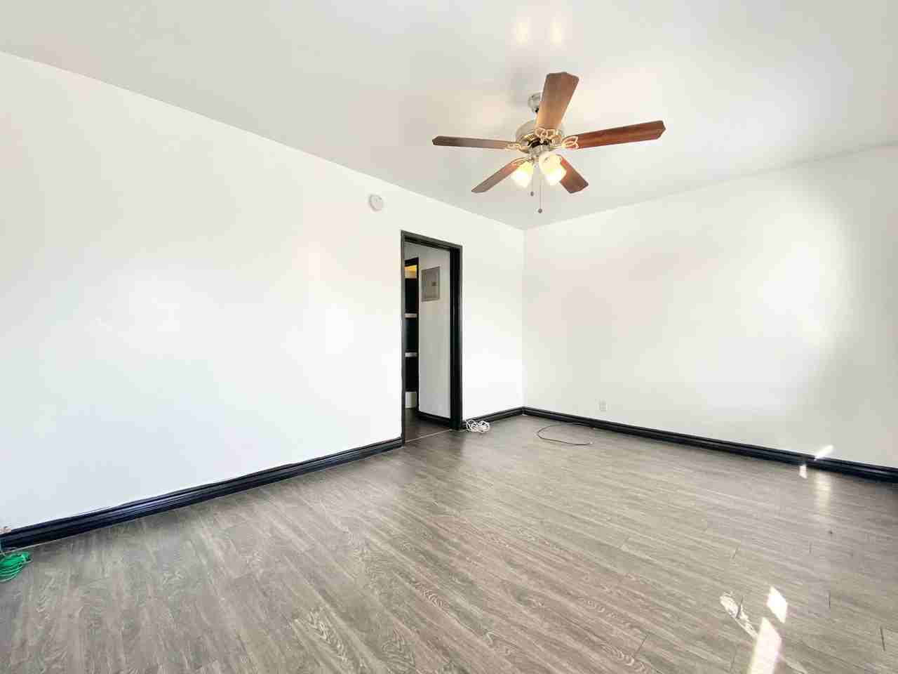 Gateway Glendale - Photo 6 of 26