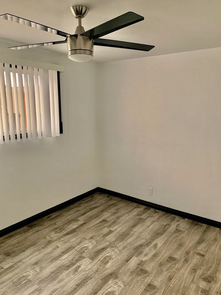 Manhattan Manor LLC - Photo 4 of 16