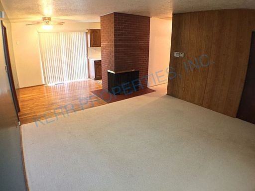 910 NE 192nd Ave - Photo 3 of 17