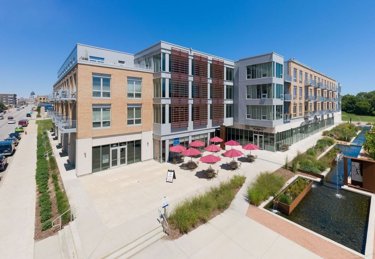 Freshwater Plaza Apartments - Photo 7 of 38