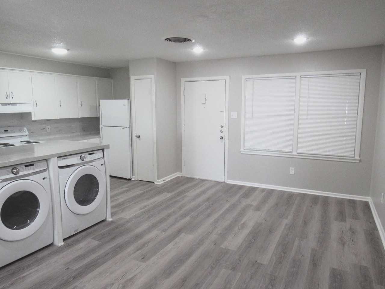 Courtyards on the Park - Photo 7 of 50