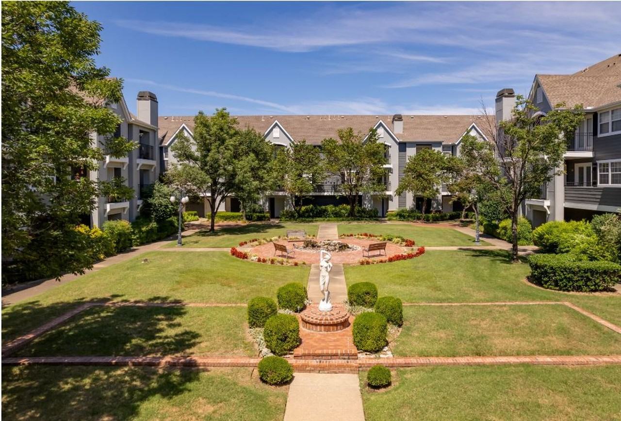 The Chesterfield - Photo 5 of 50