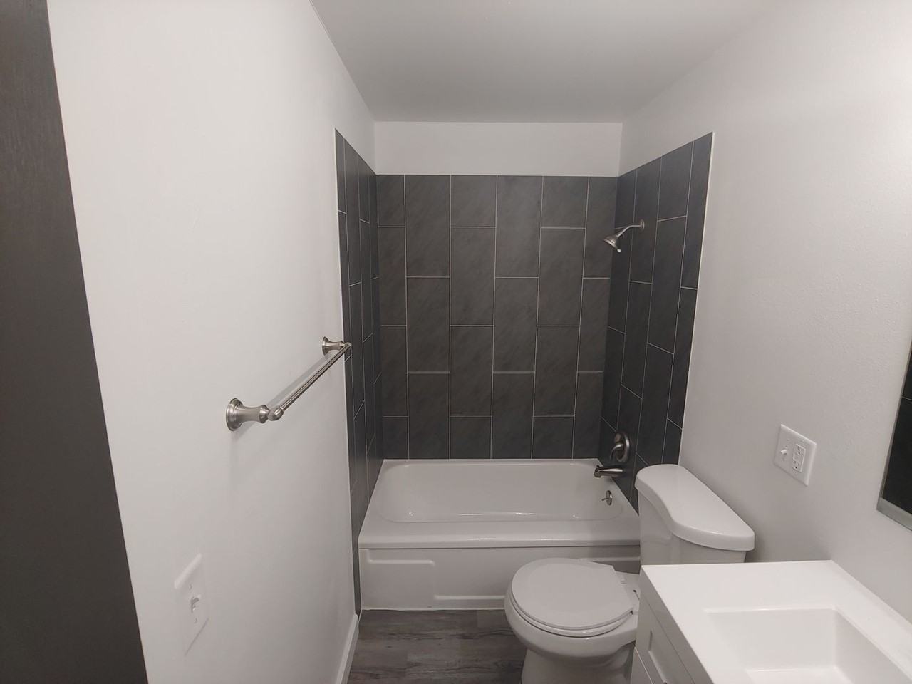 Glenwood Arms - Photo 2 of 10