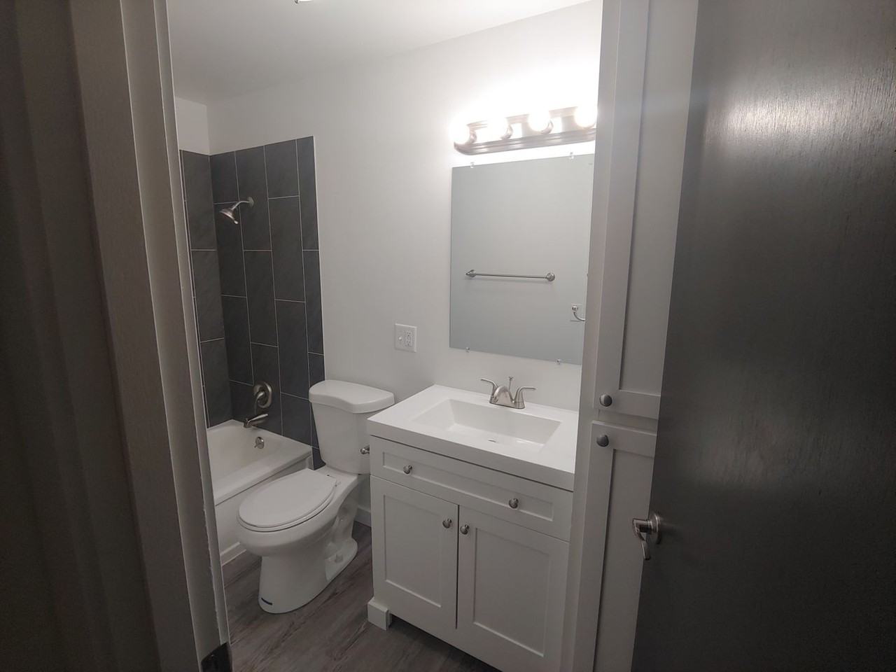 Glenwood Arms - Photo 6 of 10