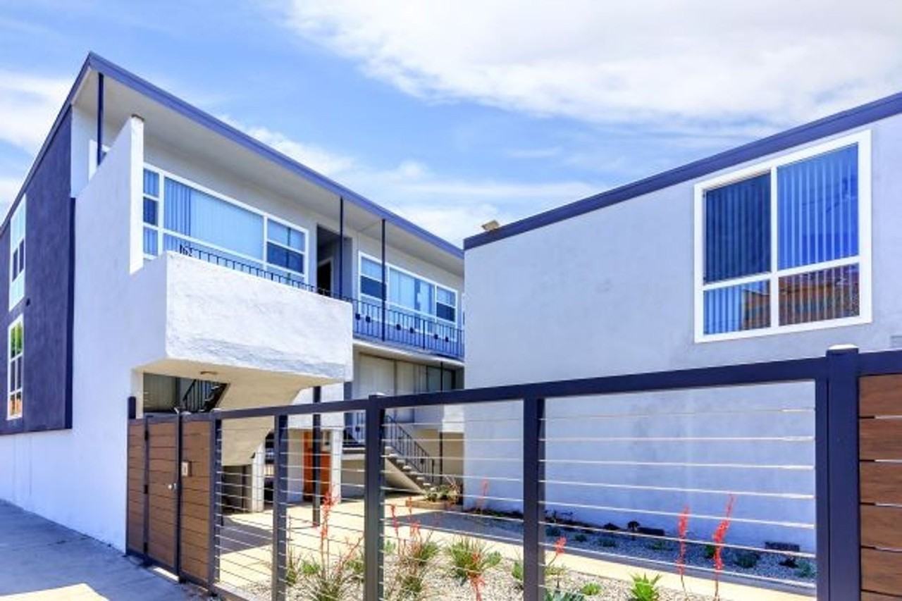 The DLP Hollywood - Photo 3 of 4