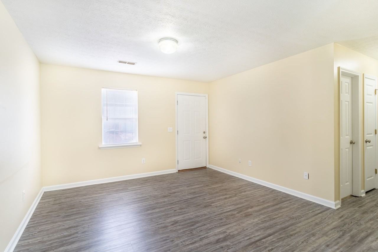 414 Madison Avenue - Photo 4 of 6