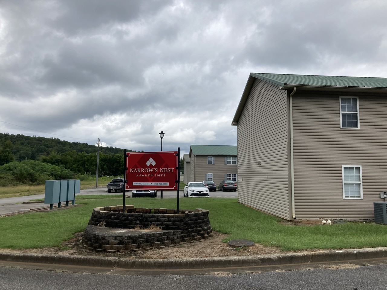 625 Gadsden Rd NW - Photo 2 of 7