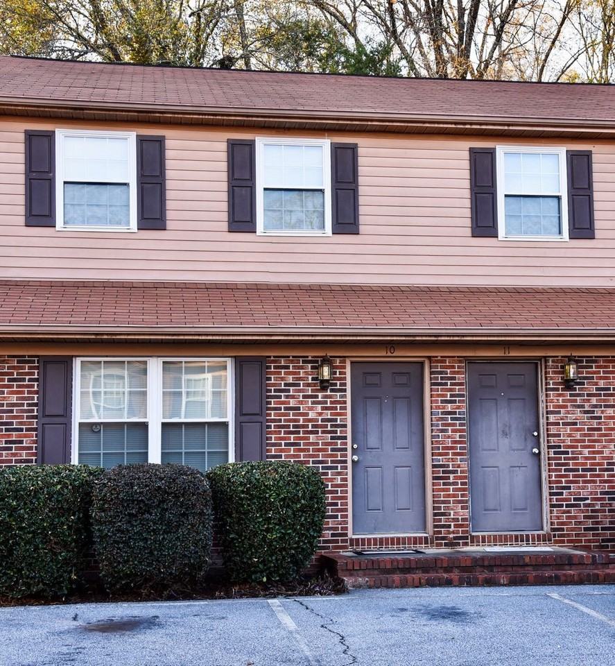 OAKTREE - Photo 3 of 8