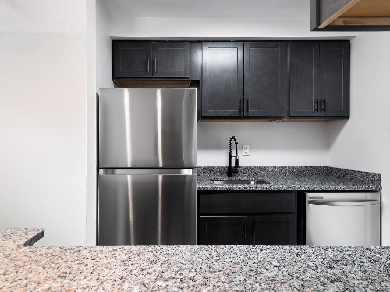 Coventry Mayfield Apartments - Photo 5 of 18