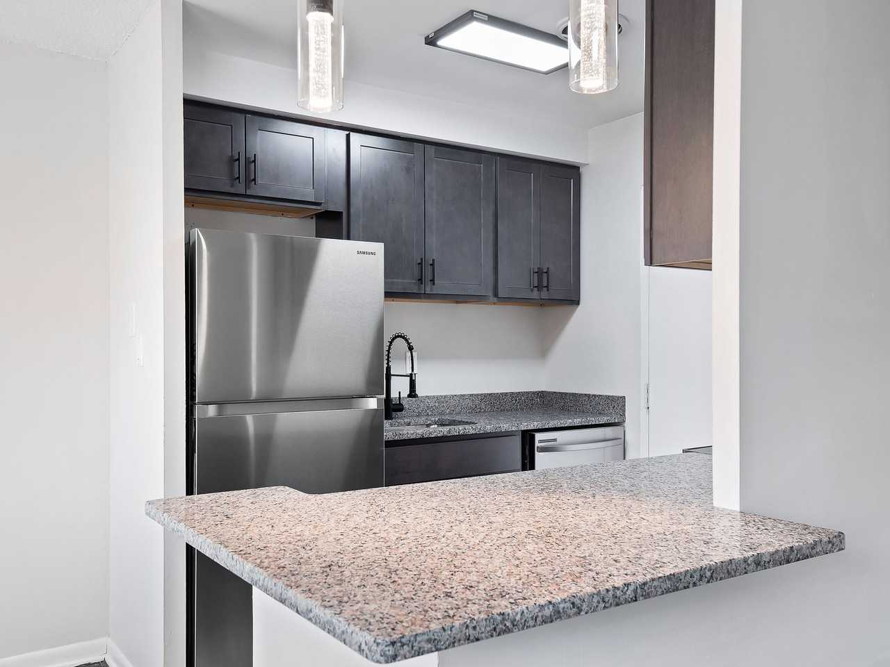 Coventry Mayfield Apartments - Photo 4 of 18