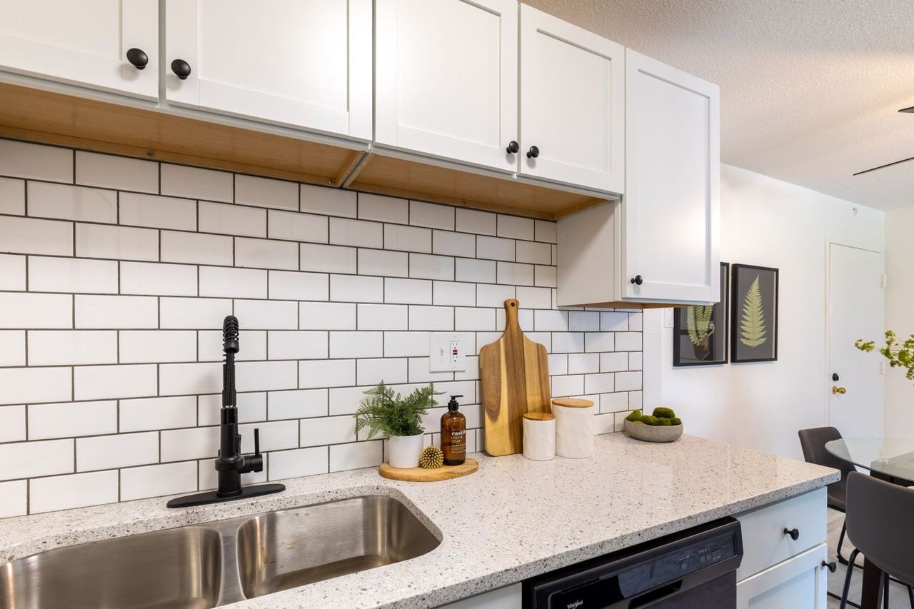 The Oaks (MC) - Photo 2 of 37