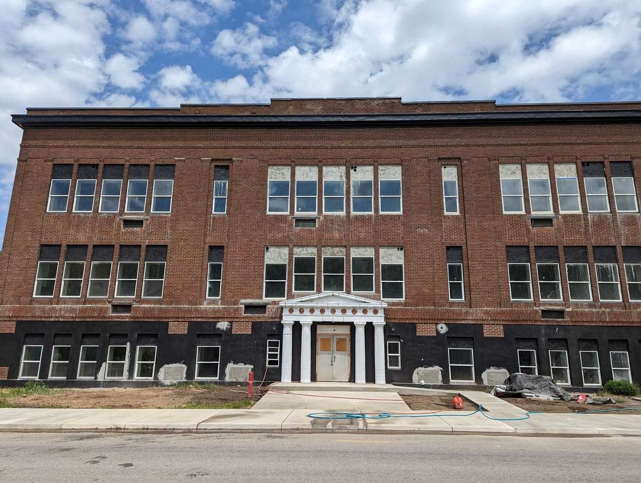 514 McKinley Ave - Photo 2 of 27