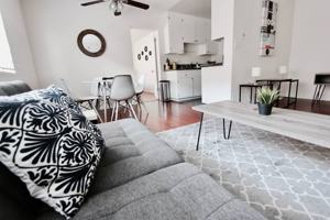 featured image of 1757 N Orange Dr