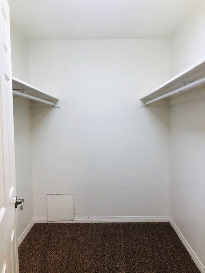 Kentucky Villa Apartments - Photo 5 of 21