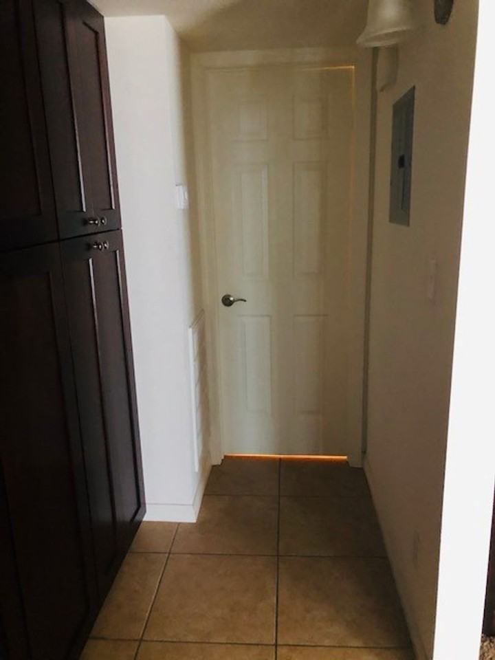 Kentucky Villa Apartments - Photo 7 of 21