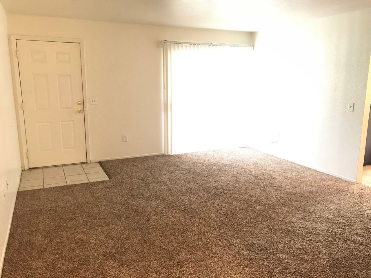 Kentucky Villa Apartments - Photo 3 of 11