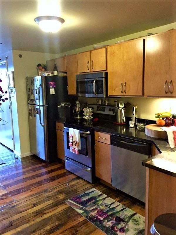 Victoria Riverside Lofts - Photo 3 of 50