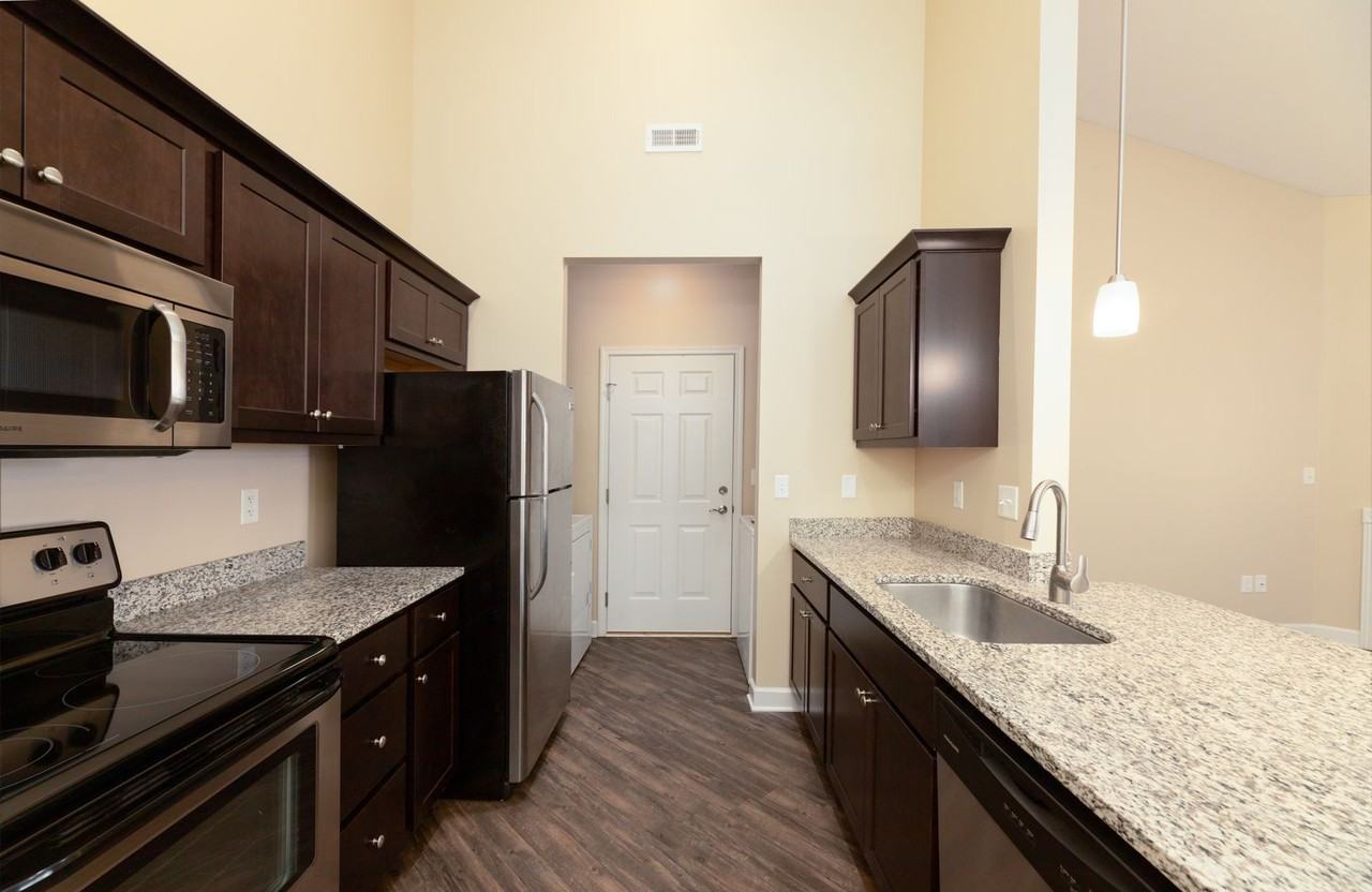 The Villas Of Madison - Photo 5 of 8