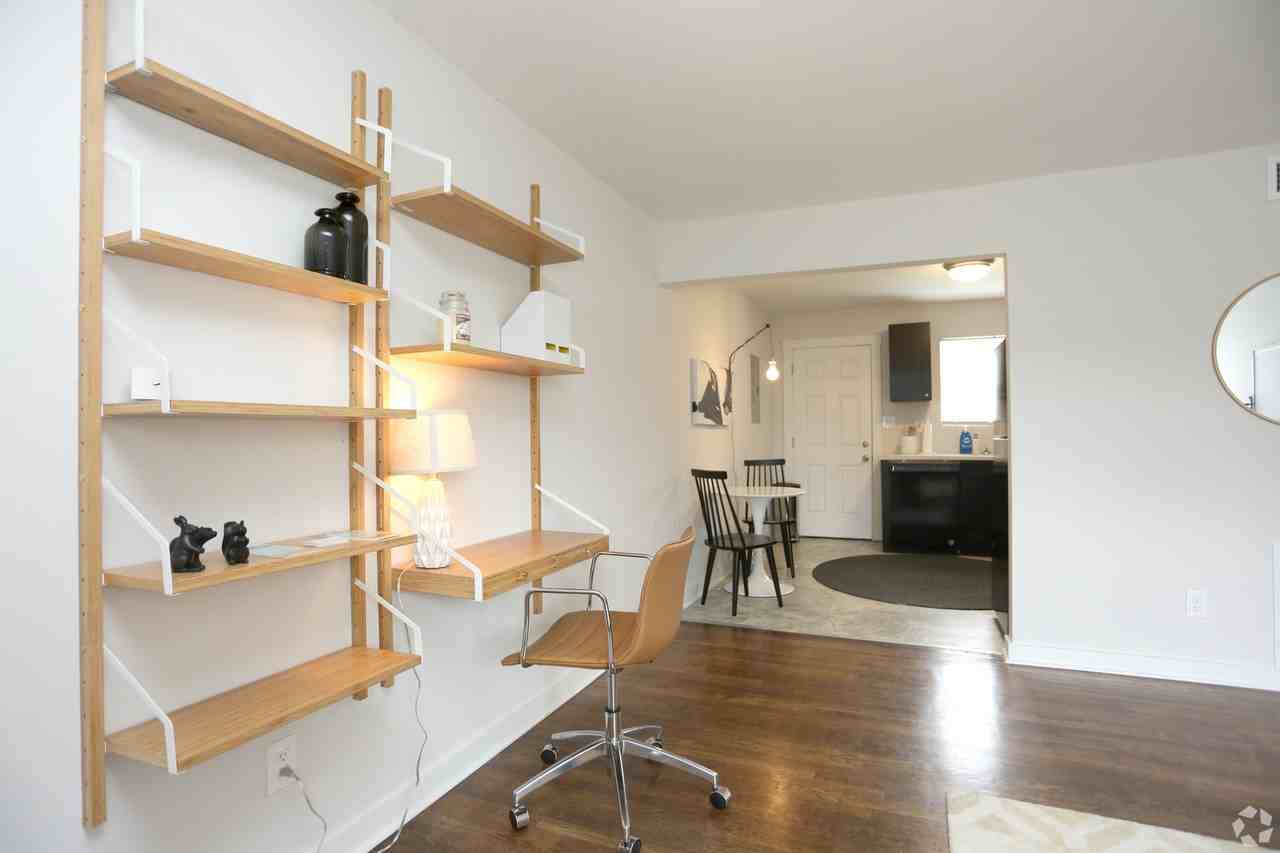 Dwell at Hollywood - Photo 3 of 19