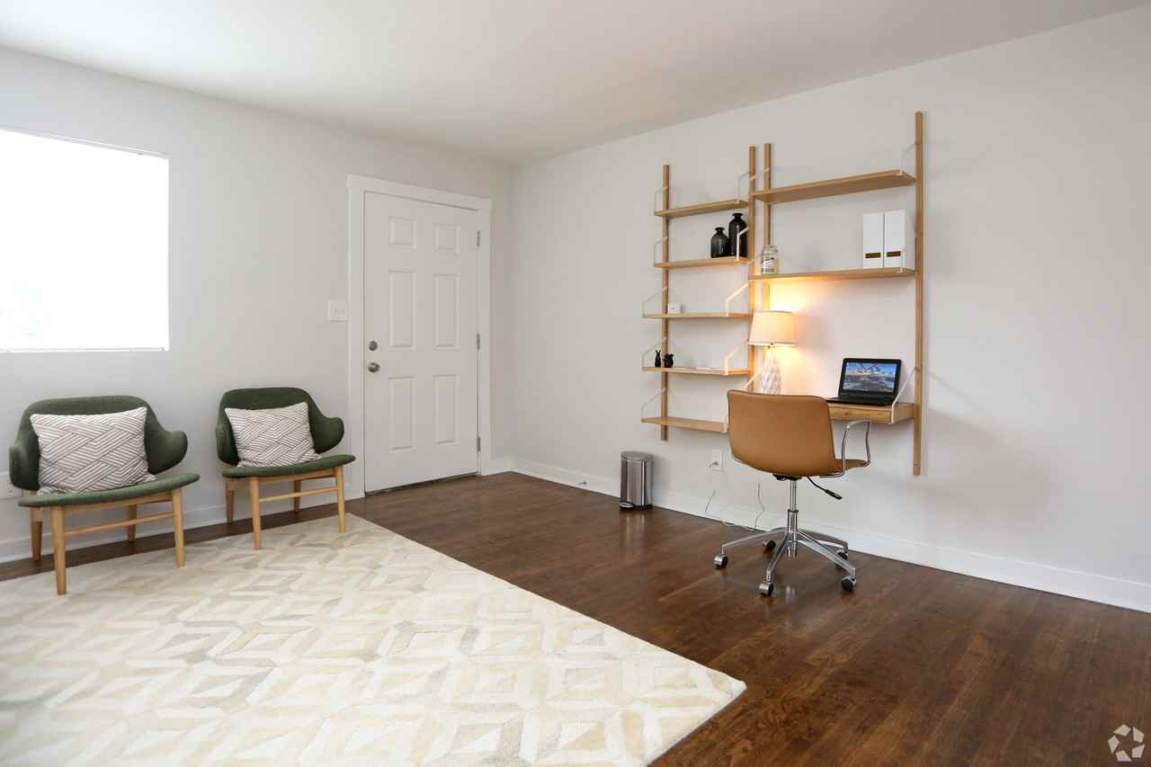 Dwell at Hollywood - Photo 4 of 19