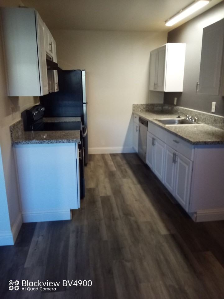 Florin Woods - Photo 2 of 15